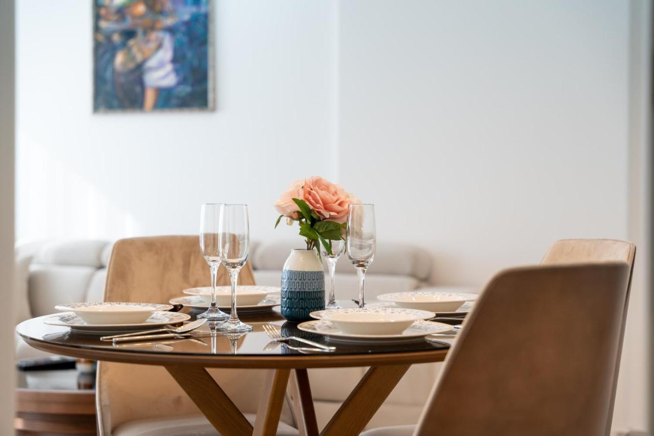 Woodhouse Apartment